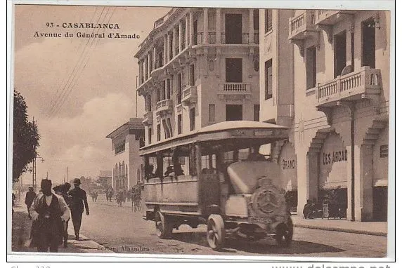 Seconde carte postale de la rue du Général-d’Amade à Casablanca.